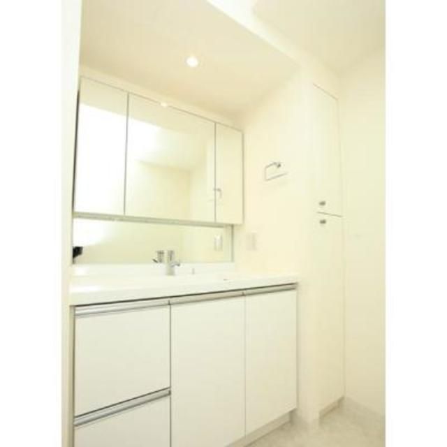 洗面設備　※写真は同タイプ住戸です。