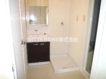 洗面設備　独立洗髪洗面台になります＊