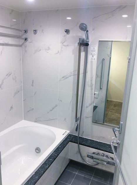 バス・シャワールーム　バス