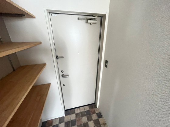 玄関　※別部屋の写真です