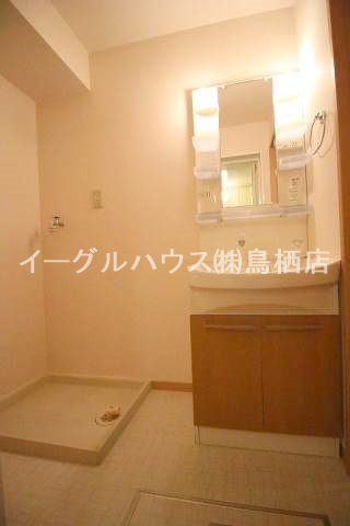 洗面設備　シャンプードレッサー付の洗面台