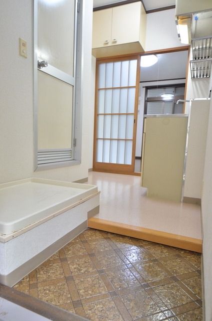 玄関　★お部屋探しは株式会社タウンハウジング東京まで★