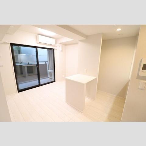 居室・リビング　室内