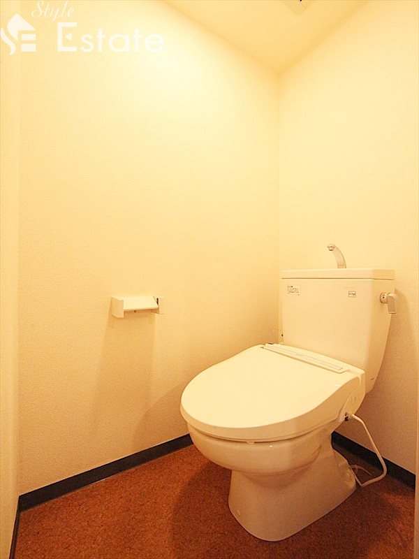 トイレ　温水洗浄便座