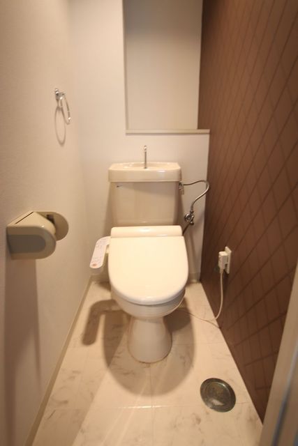 トイレ　温水洗浄便座