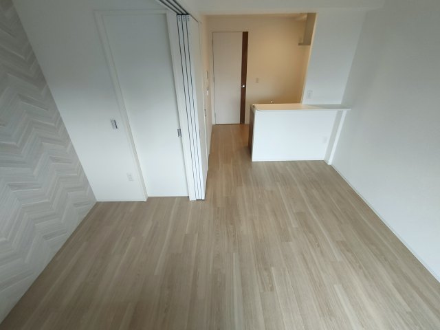 セレニテ元町アリエの居間写真