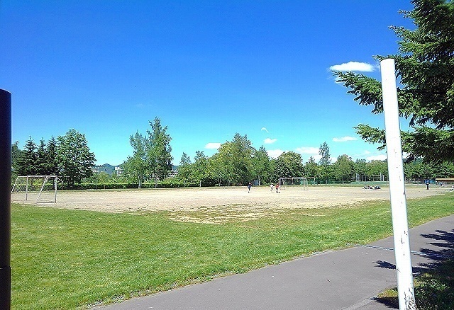 公園　石山北公園（公園）まで800m