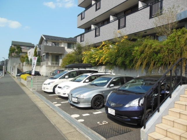 駐車場　★お部屋探しは、タウンハウジング多摩センター店へ★