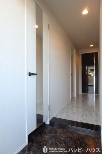 玄関　写真は別部屋のものになります。実際の写真を優先とします。