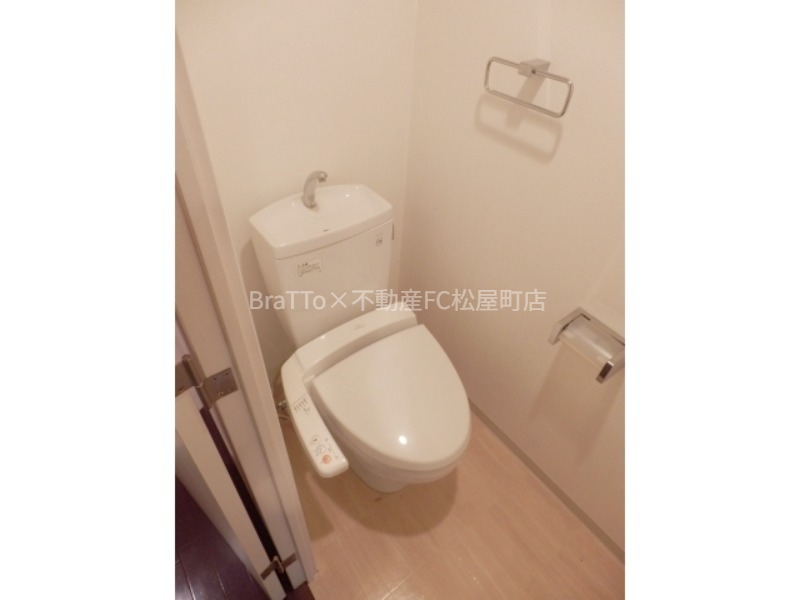 トイレ　トイレ（ウォシュレット付き）