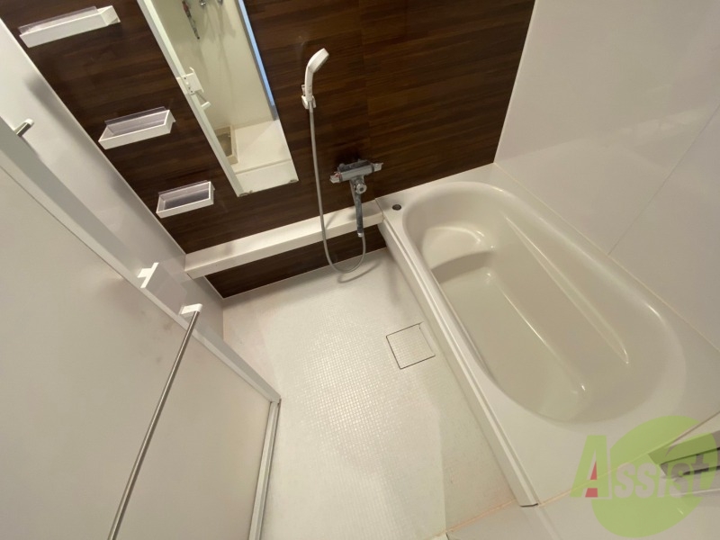 バス・シャワールーム　お風呂になります。一日の疲れを癒してくださいね。