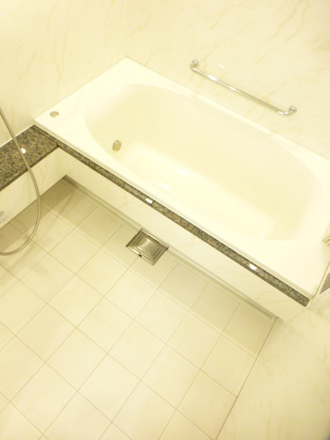 バス・シャワールーム　バス※別部屋参考写真