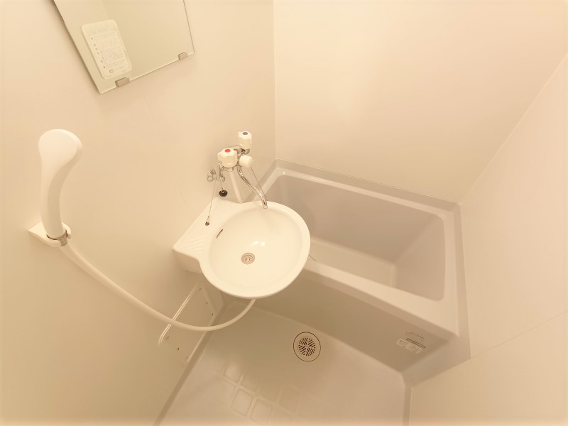 バス・シャワールーム　同タイプの物件写真です。