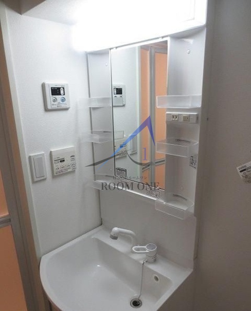 洗面設備　洗面台です。