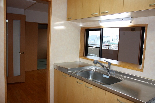 キッチン　同物件別号室