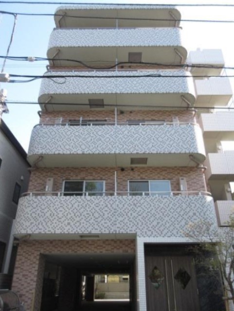 建物外観　６階建ての賃貸マンション