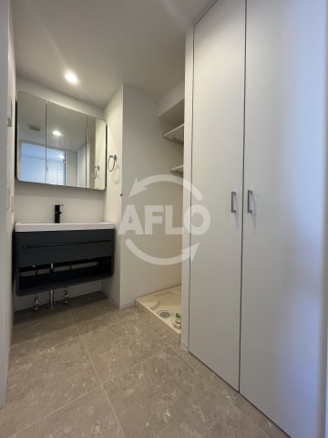 洗面設備　セレニテ十三ミラク　洗面台