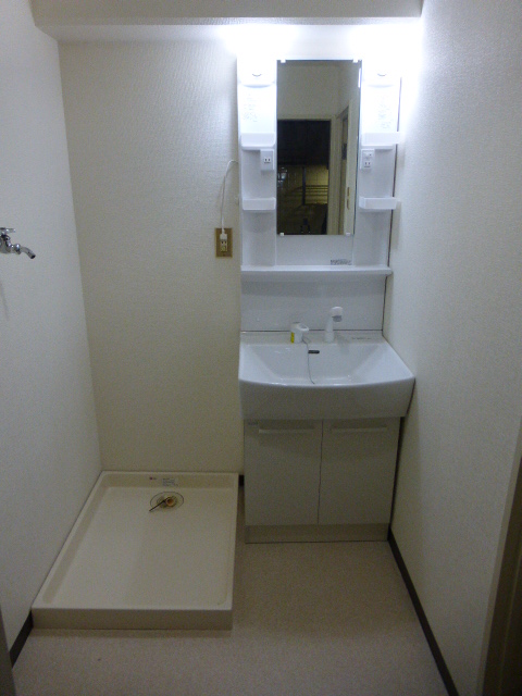 洗面設備　洗面台シャンドレ・室内洗濯機置場