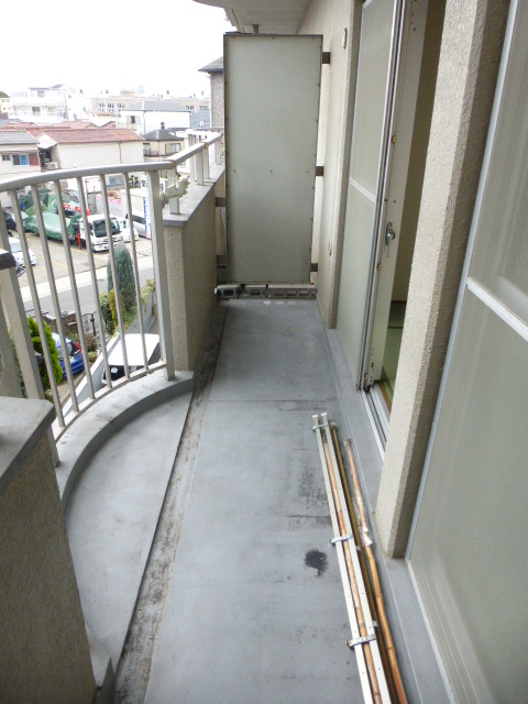 バルコニー　南西向きの明るいベランダ