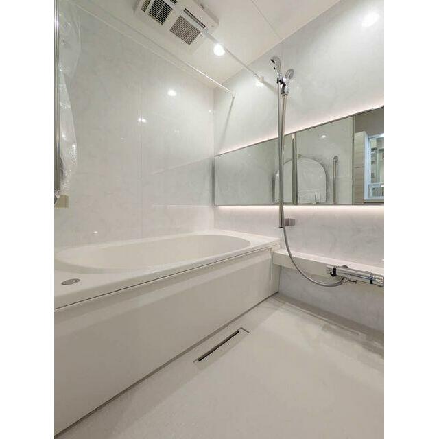 バス・シャワールーム　■追い焚き付きの浴室