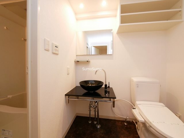 洗面設備　コンパクトで使いやすい洗面所