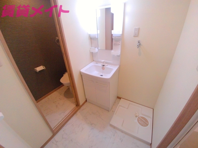 洗面設備　同型参考写真