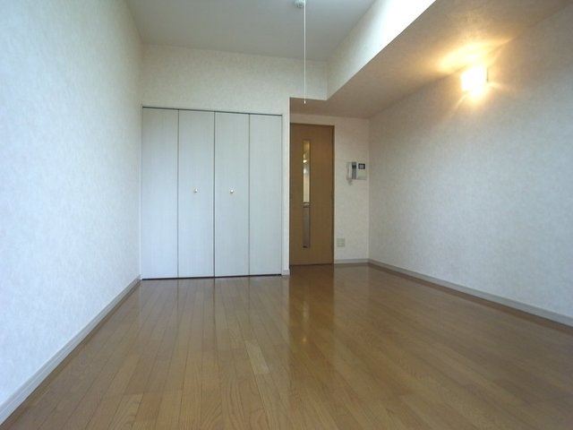 居室・リビング　室内