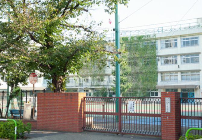 小学校　東十条小学校（小学校）まで295m