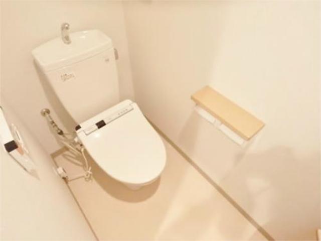 トイレ　温水洗浄便座