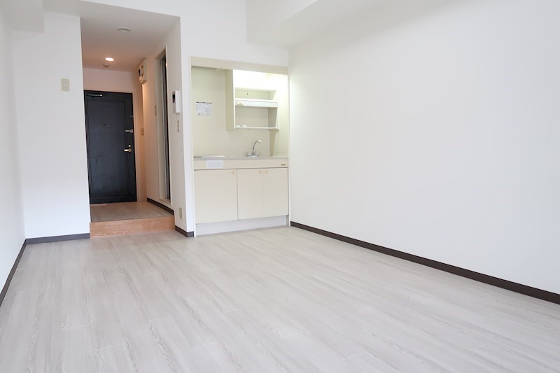 居室・リビング　家具・家電・備品等は賃貸に含みません。