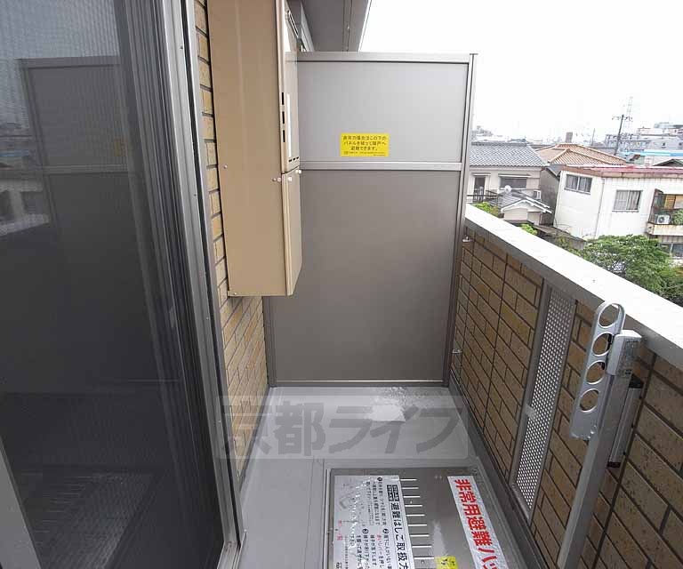 バルコニー　ウッドフェンスがおしゃれなバルコニーです。