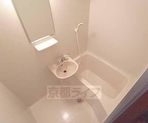 バス・シャワールーム　２点セパレートのお部屋です