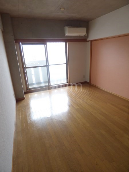 居室・リビング　※別のお部屋のお写真です。御参考までに。