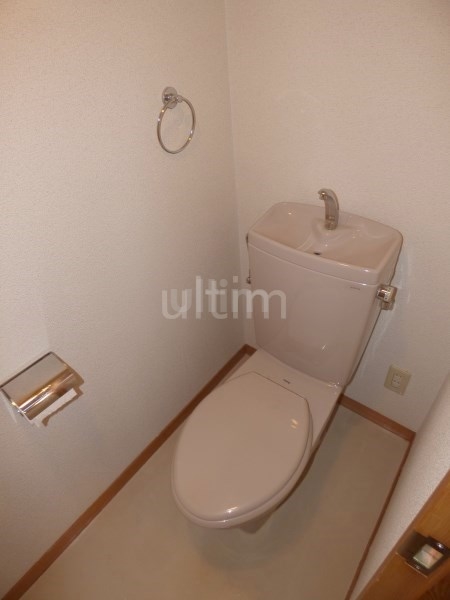 トイレ　※別のお部屋のお写真です。御参考までに。