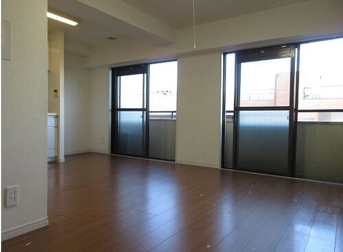 居室・リビング　ゆったり過ごせる居間です