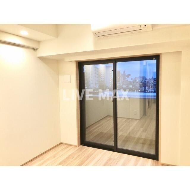 居室・リビング　別号室参考写真