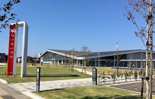 図書館　学びの杜ののいちカレード（図書館）まで850m