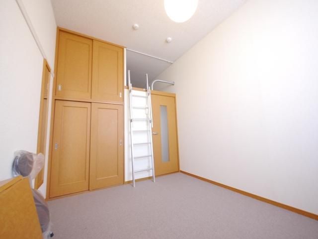 居室・リビング　★大きな収納のある居室です★