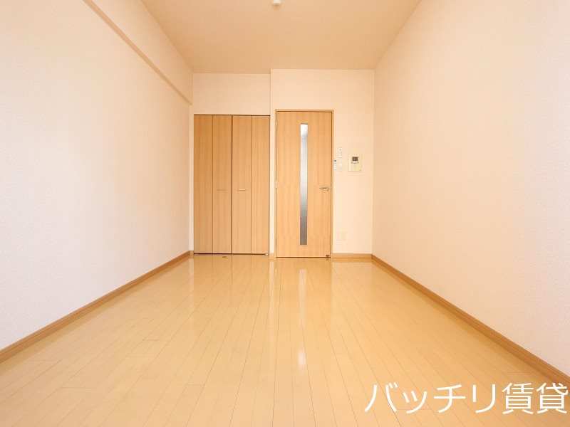 居室・リビング　別号室タイプの為、現状を優先いたします