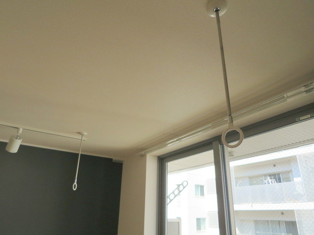 居室・リビング　室内物干し