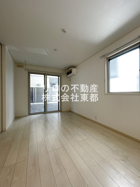 居室・リビング　南向きの明るい２面採光♪