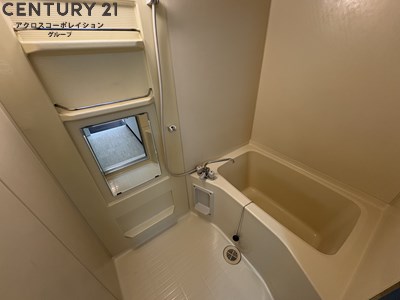 バス・シャワールーム　バストイレ別でオススメです！