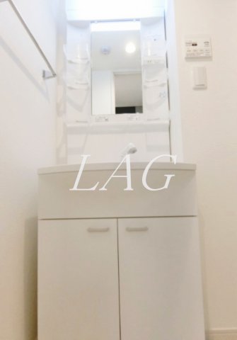 洗面設備　独立洗面台です。