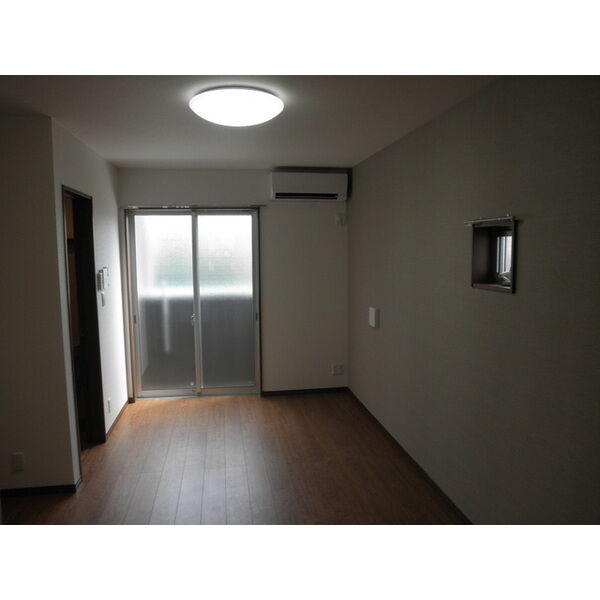 居室・リビング　ゆったりとした居間です