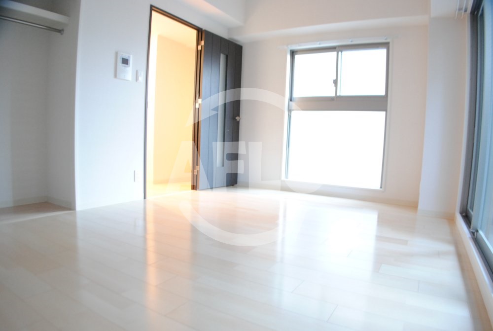 居室・リビング　エスリード大阪天満宮　洋室