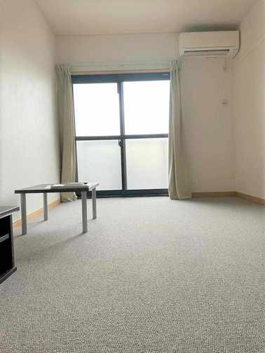 居室・リビング　部屋ごとにタイプが異なります。