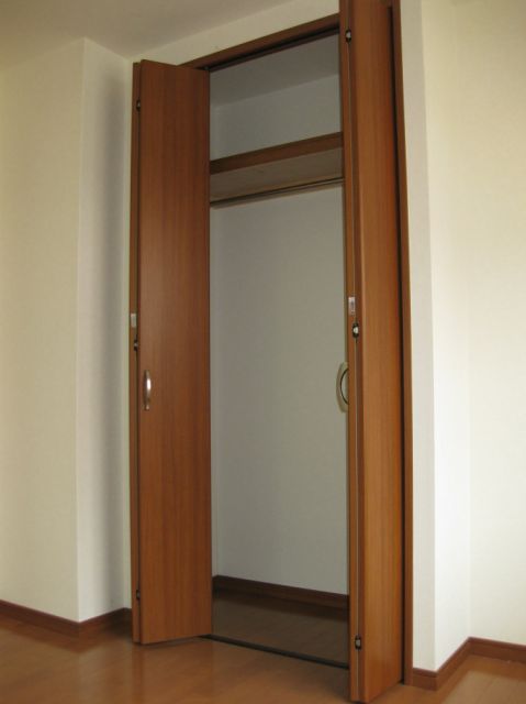 収納　広めのクローゼットです。