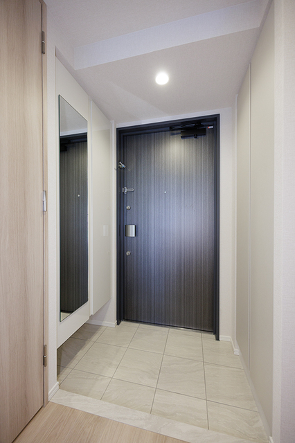 玄関　※写真は同タイプ住戸です。