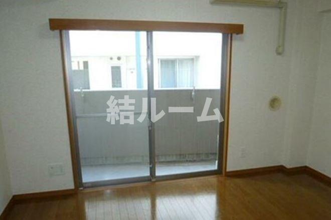 居室・リビング　別号室参考写真