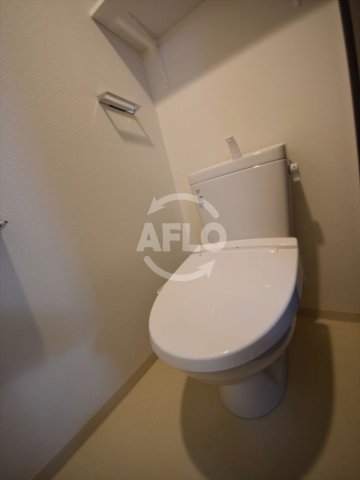 トイレ　クリスタルグランツ難波WEST　温水洗浄便座